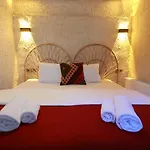 Mommy's Cave فندق