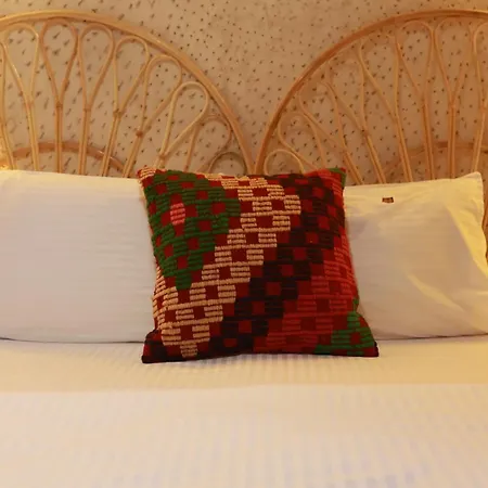 Mommy's Cave Ξενοδοχείο *