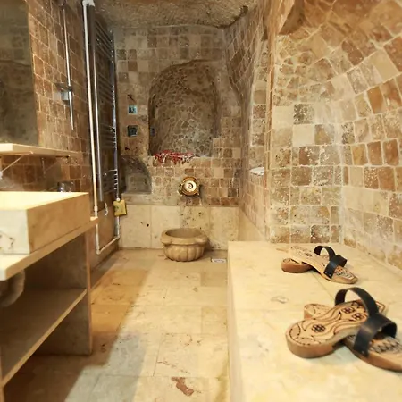 Mommy's Cave Γκόρεμε