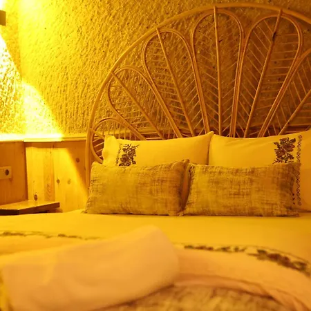 Hotel Mommy's Cave *