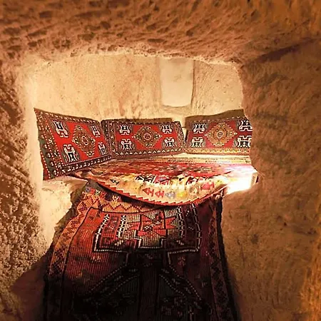 Hotel Mommy's Cave *