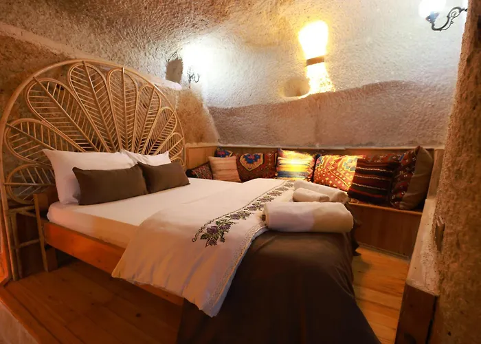 Hotel Mommy's Cave *