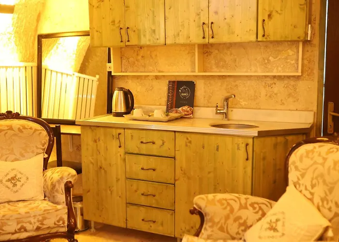 Hotel Mommy's Cave *